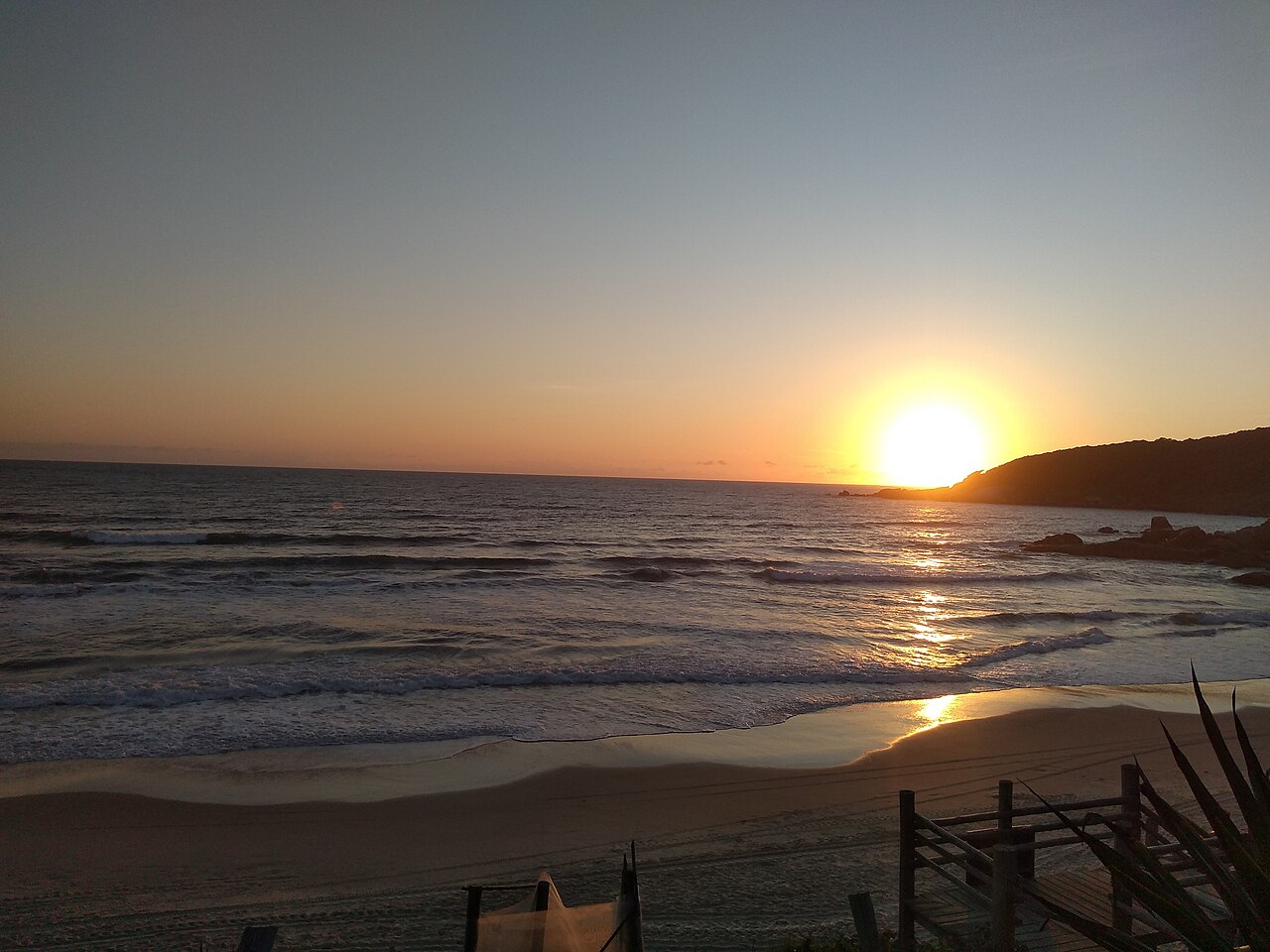 Nascer do sol. Praia do Rosa